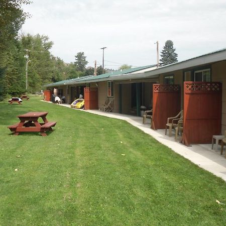 Johnny'S Motel Grand Forks Extérieur photo