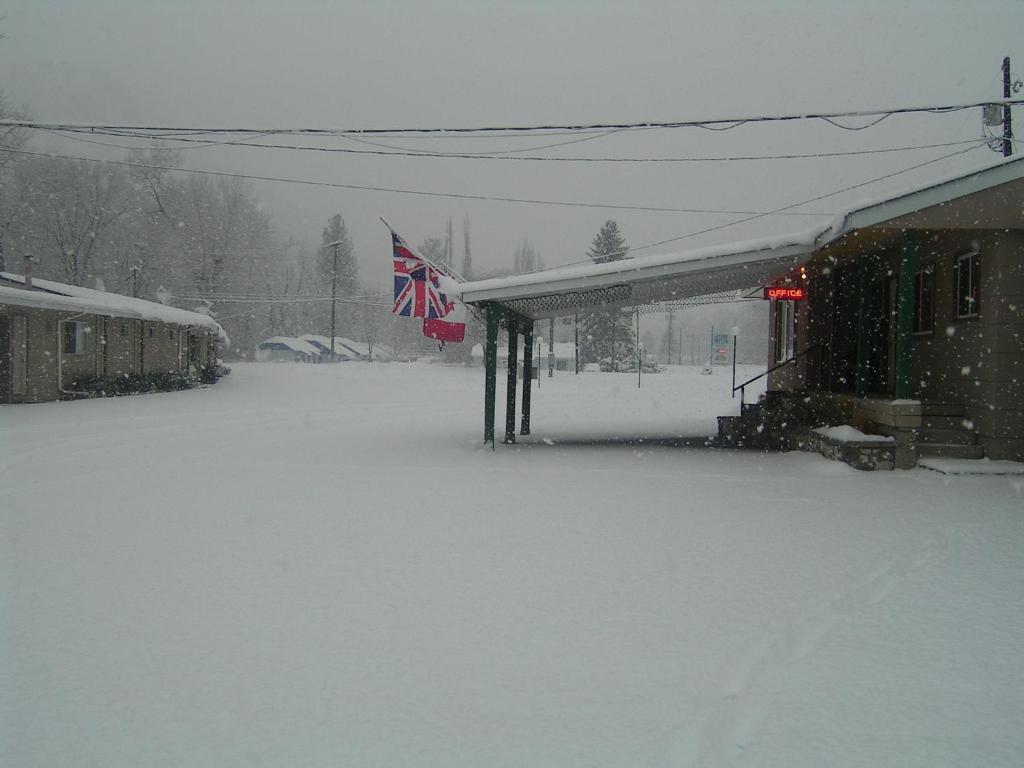 Johnny'S Motel Grand Forks Extérieur photo