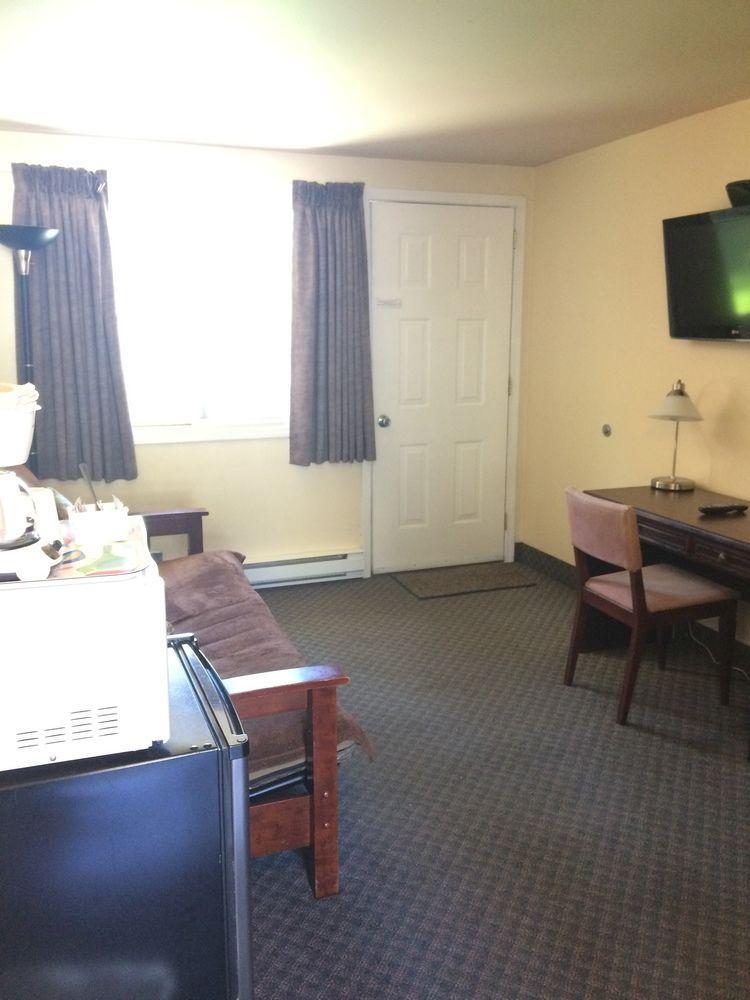 Johnny'S Motel Grand Forks Extérieur photo