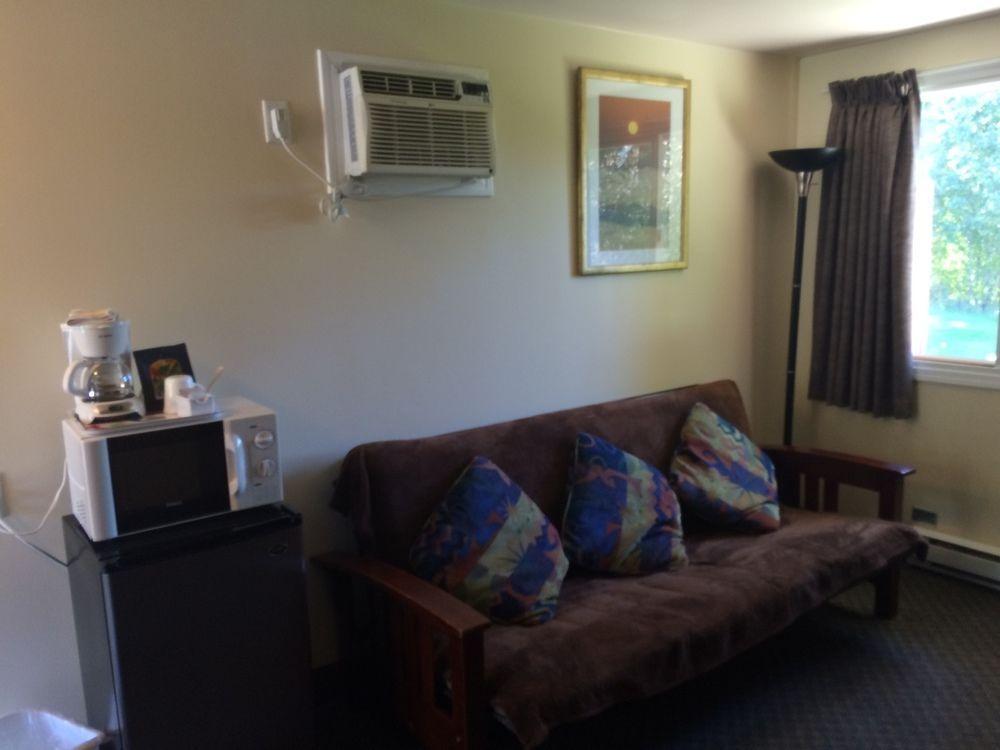 Johnny'S Motel Grand Forks Extérieur photo